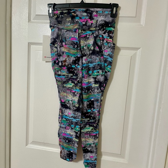 Lululemon Fast and Free HR Tight 25" *Pockets - Picture 9 of 10